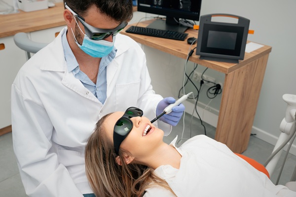 How Does A Dentist Use Laser Dentistry For Dental Cleaning?